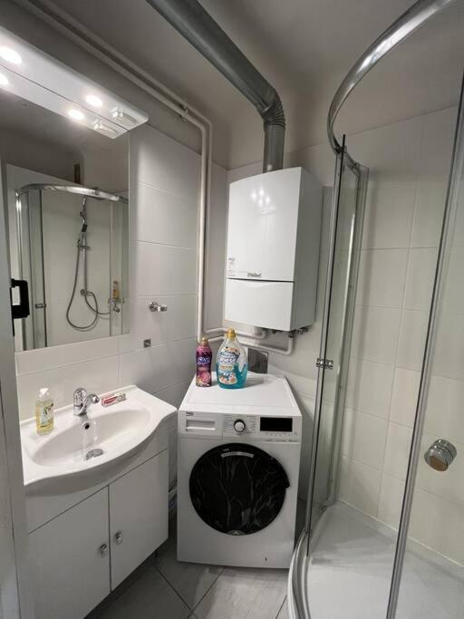 *Luxurious And Spacious Family Apartment* Вена Экстерьер фото