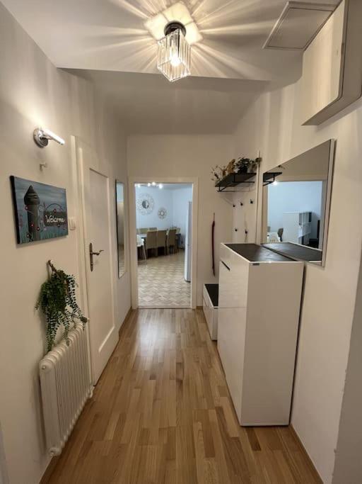 *Luxurious And Spacious Family Apartment* Вена Экстерьер фото